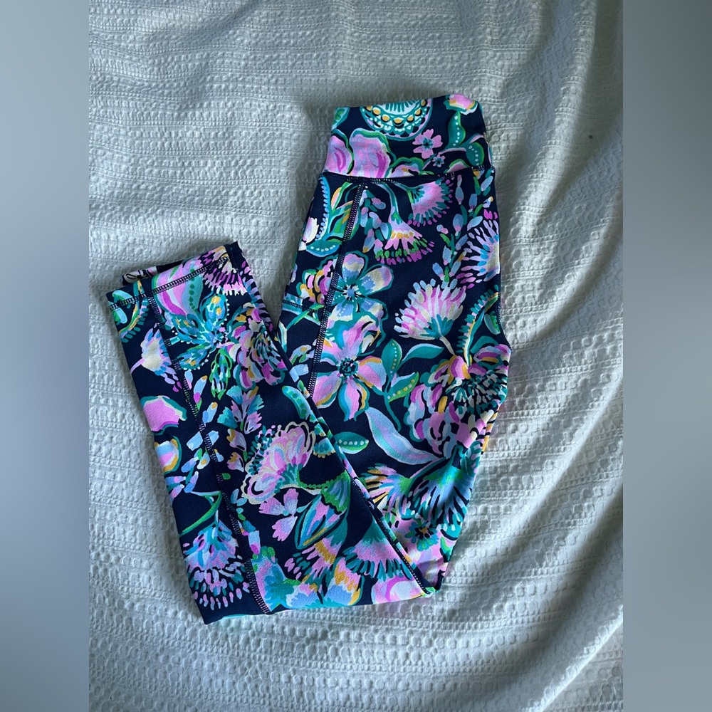Lilly Pulitzer She’s Got Sol Mid-Rise Luxletic Midi Leggings